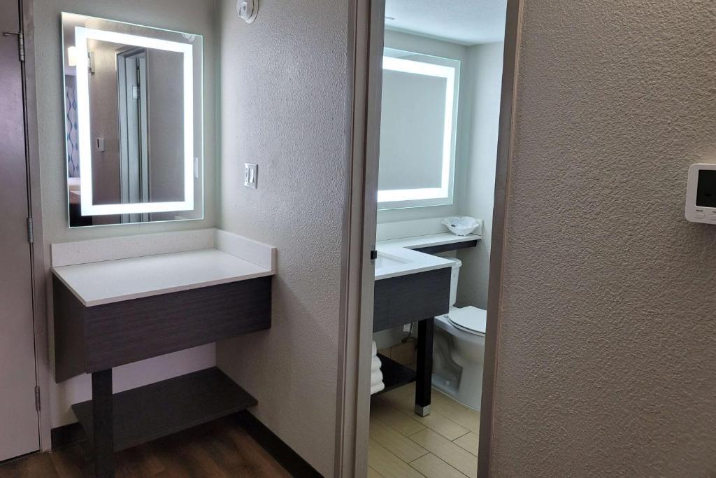 Hotel Hawthorn Extended By Wyndham Airport