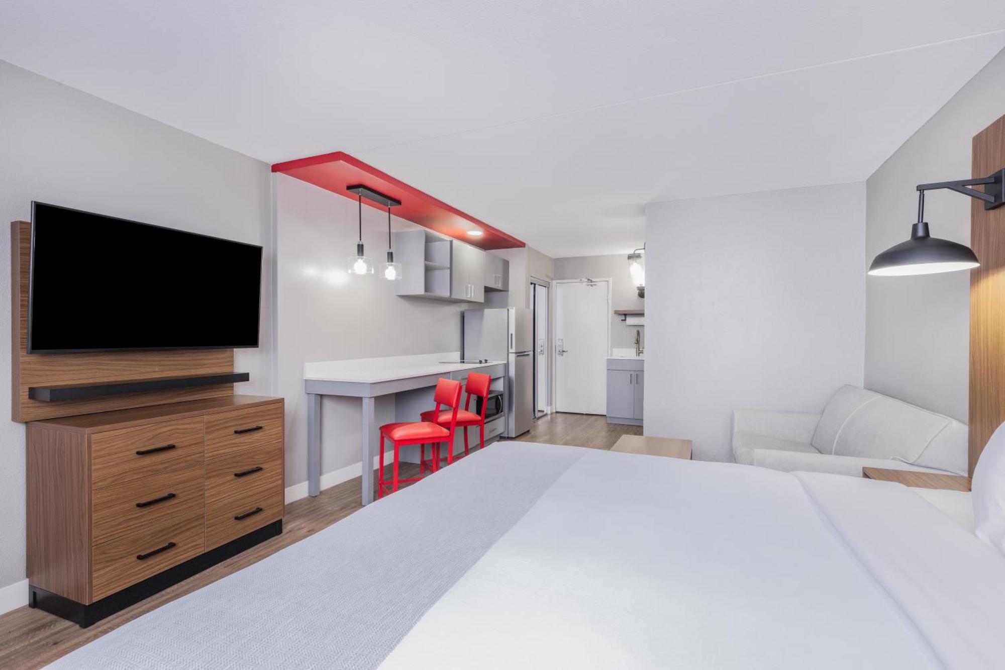 Hawthorn Extended By Wyndham Airport Hotel 3*