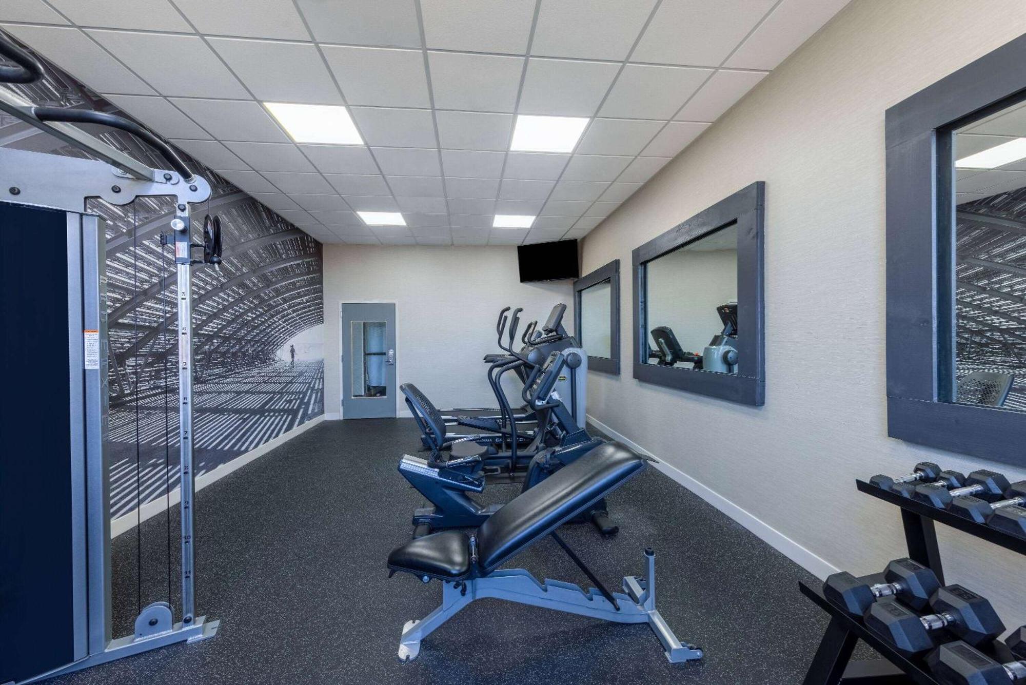 Hawthorn Extended By Wyndham Airport Hotel Wichita